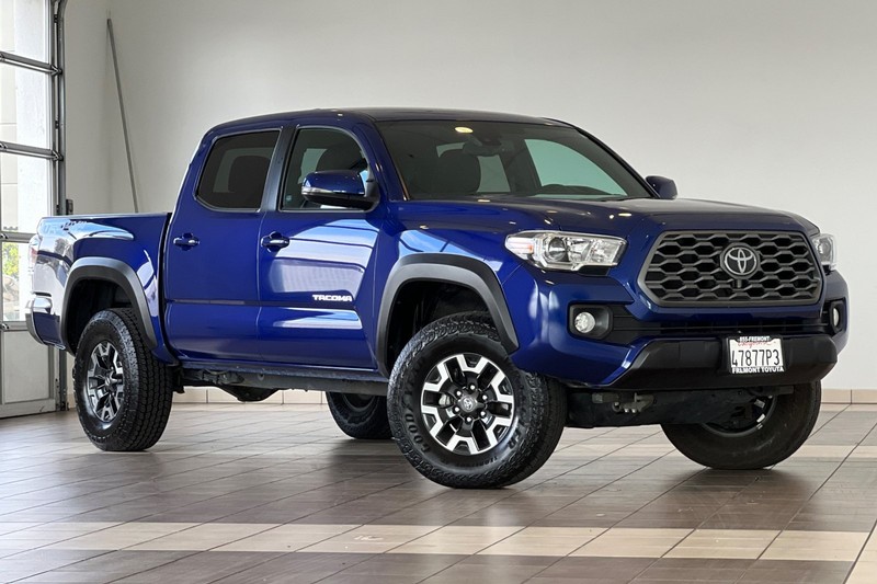 Toyota Tacoma 4WD Vehicle Full-screen Gallery Image 02
