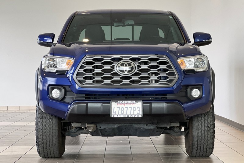 Toyota Tacoma 4WD Vehicle Full-screen Gallery Image 09