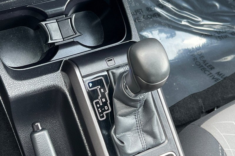 Toyota Tacoma 4WD Vehicle Full-screen Gallery Image 20