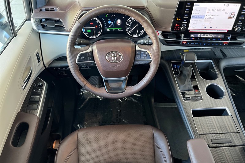 Toyota Sienna Vehicle Full-screen Gallery Image 14