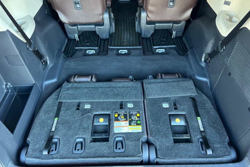 Toyota Sienna Vehicle Full-screen Gallery Image 16