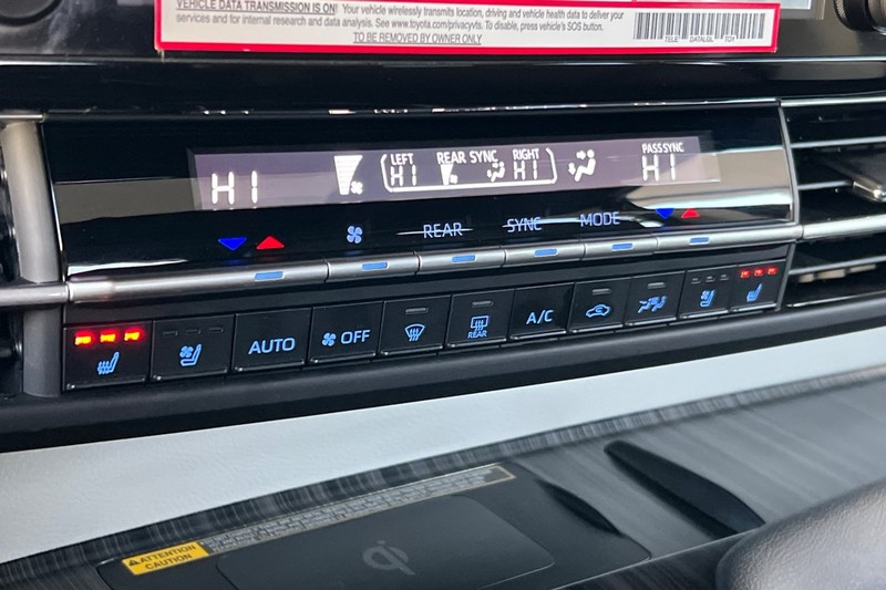 Toyota Sienna Vehicle Full-screen Gallery Image 22