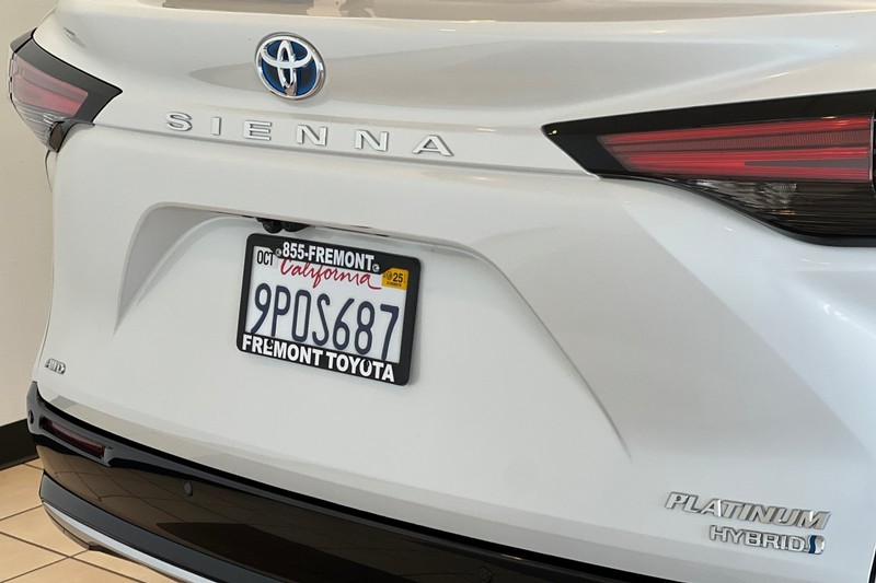 Toyota Sienna Vehicle Full-screen Gallery Image 29