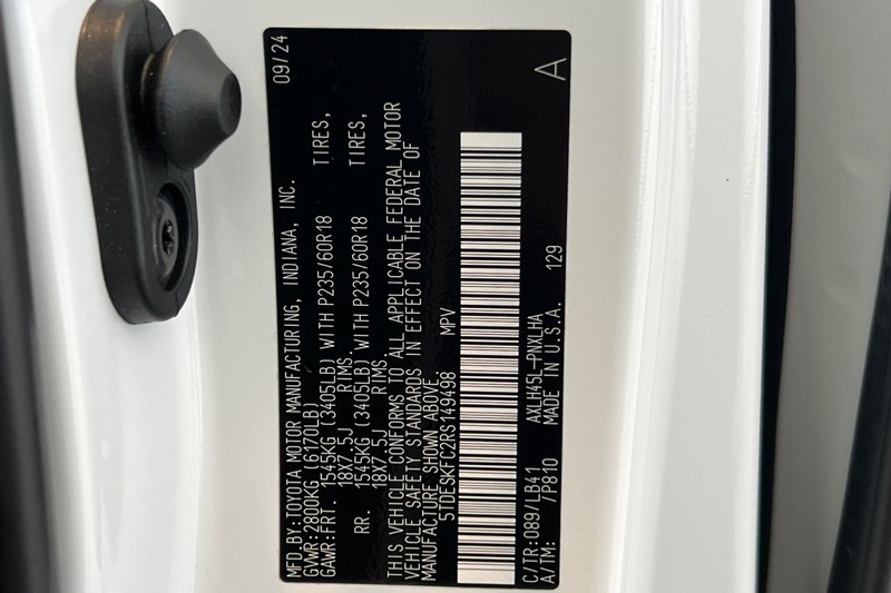 Toyota Sienna Vehicle Full-screen Gallery Image 31