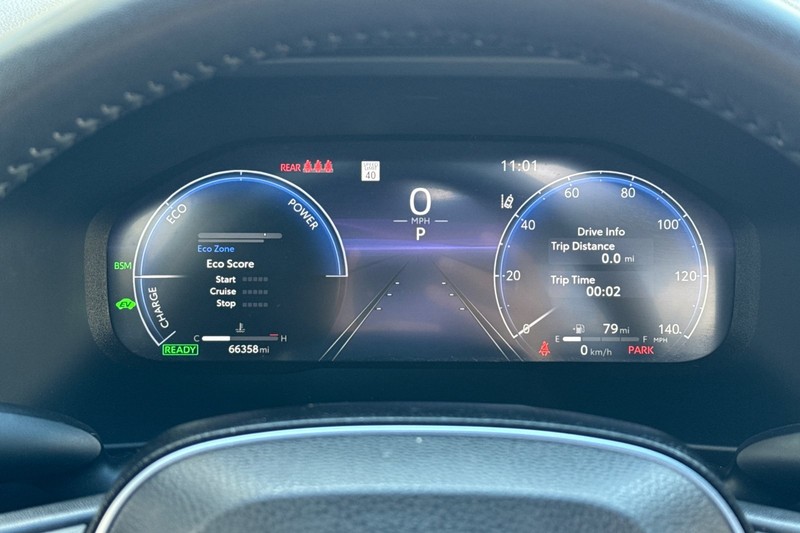 Toyota RAV4 Vehicle Full-screen Gallery Image 24