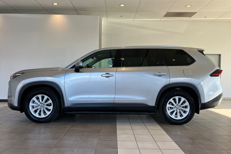 Toyota Grand Highlander Vehicle Full-screen Gallery Image 07