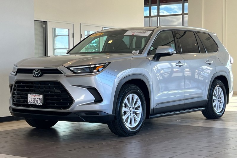 Toyota Grand Highlander Vehicle Full-screen Gallery Image 08