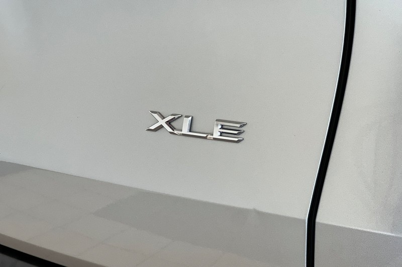 Toyota Grand Highlander Vehicle Full-screen Gallery Image 28