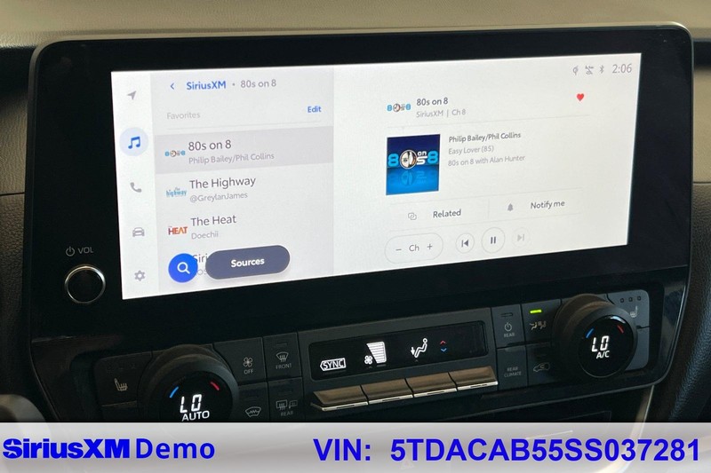 Toyota Grand Highlander Vehicle Full-screen Gallery Image 29