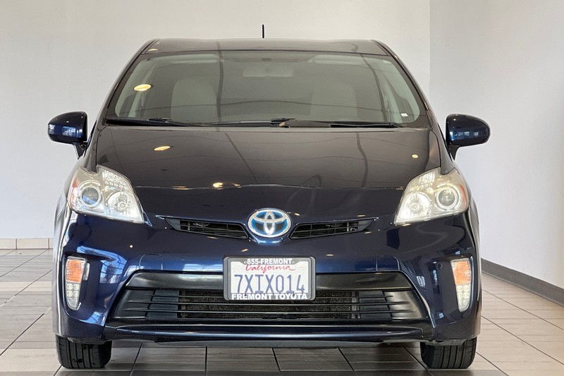 Toyota Prius Vehicle Full-screen Gallery Image 09