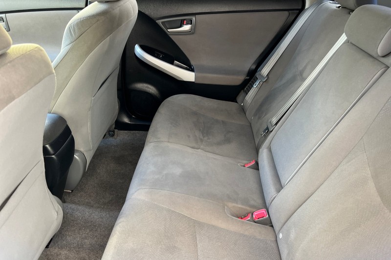 Toyota Prius Vehicle Full-screen Gallery Image 12