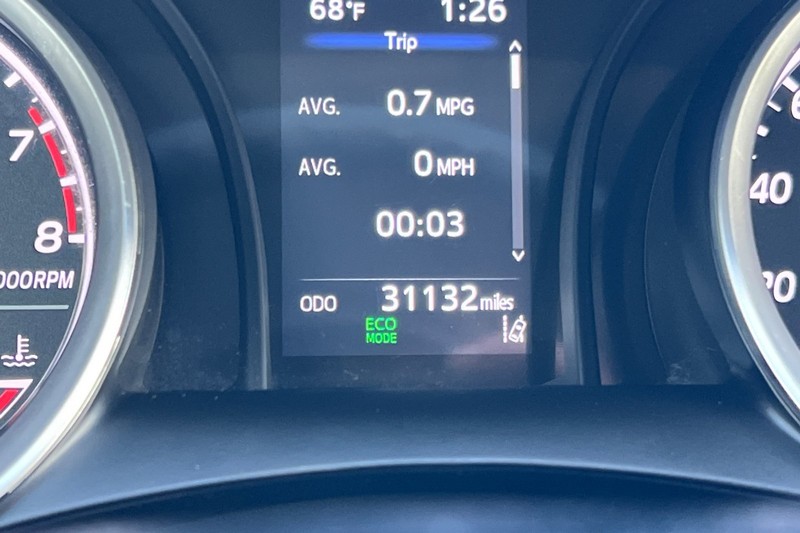 Toyota Camry Vehicle Full-screen Gallery Image 23