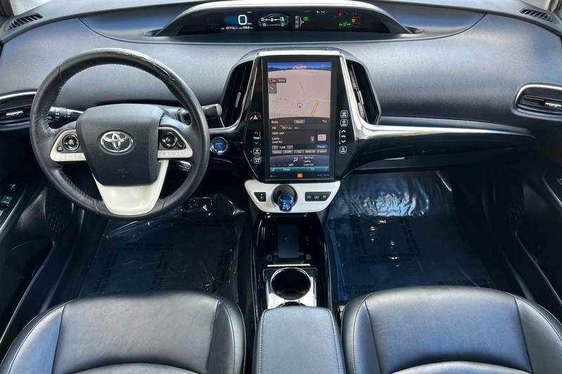 Toyota Prius Prime Vehicle Full-screen Gallery Image 13