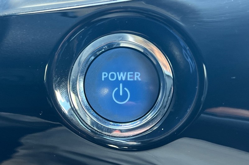 Toyota Prius Prime Vehicle Full-screen Gallery Image 22