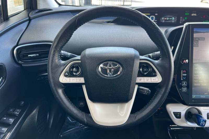 Toyota Prius Prime Vehicle Full-screen Gallery Image 23