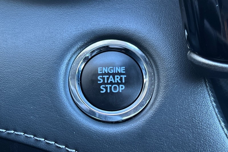 Toyota Highlander Vehicle Full-screen Gallery Image 24