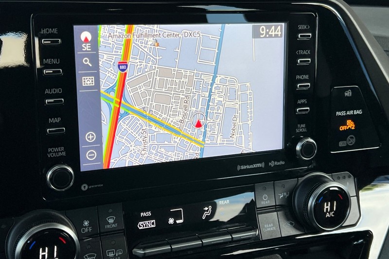 Toyota Highlander Vehicle Full-screen Gallery Image 20