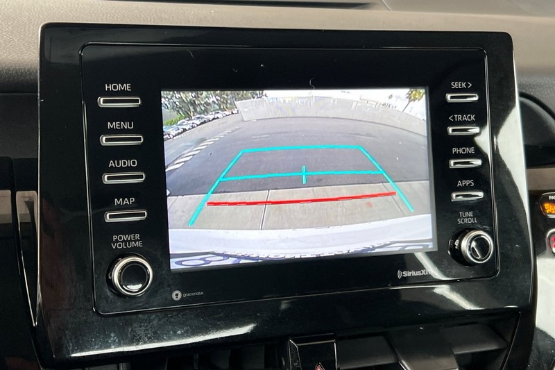 Toyota Camry Vehicle Full-screen Gallery Image 18