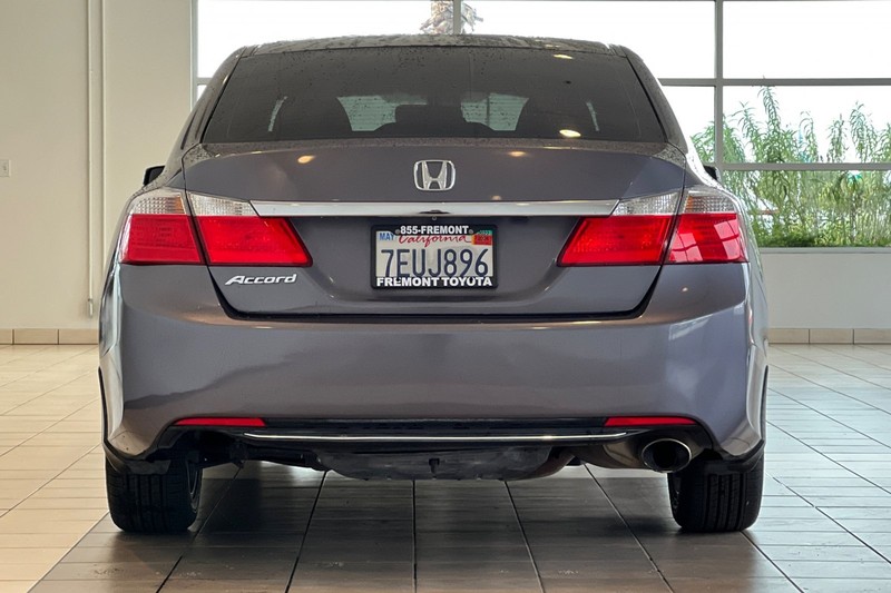 Honda Accord Sedan Vehicle Full-screen Gallery Image 05