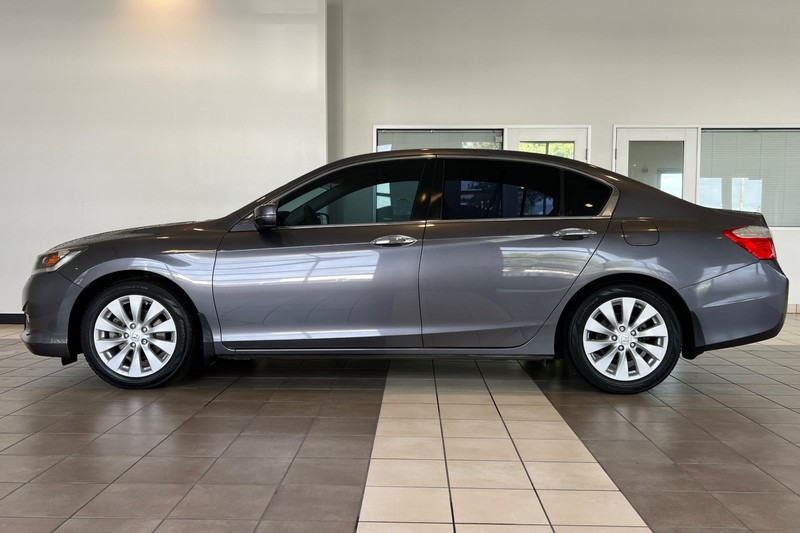 Honda Accord Sedan Vehicle Full-screen Gallery Image 07