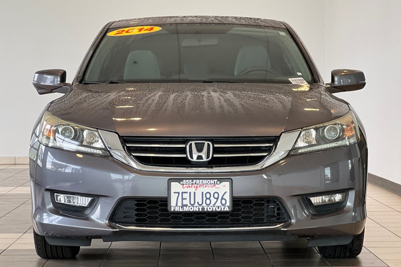 Honda Accord Sedan Vehicle Full-screen Gallery Image 09