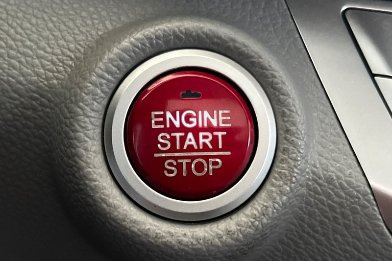 Honda Accord Sedan Vehicle Full-screen Gallery Image 21