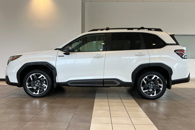 Subaru Forester Hybrid Vehicle Full-screen Gallery Image 07