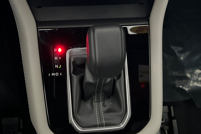 Subaru Forester Hybrid Vehicle Full-screen Gallery Image 22