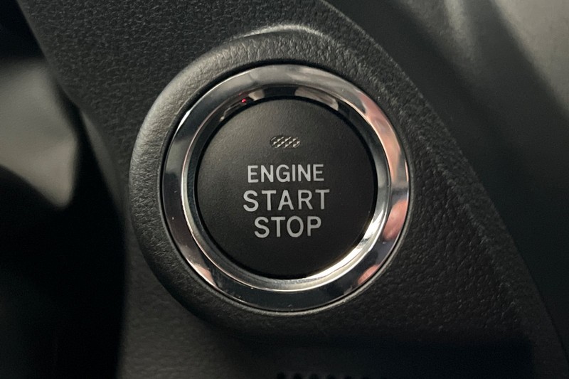 Subaru Forester Hybrid Vehicle Full-screen Gallery Image 23