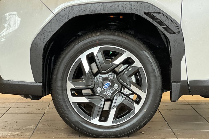 Subaru Forester Hybrid Vehicle Full-screen Gallery Image 27