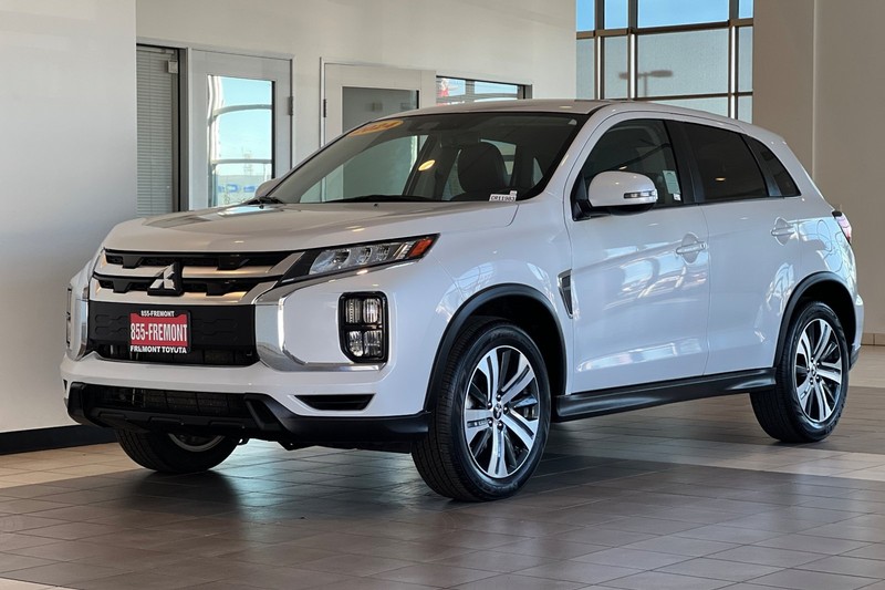 Mitsubishi Outlander Sport Vehicle Full-screen Gallery Image 08