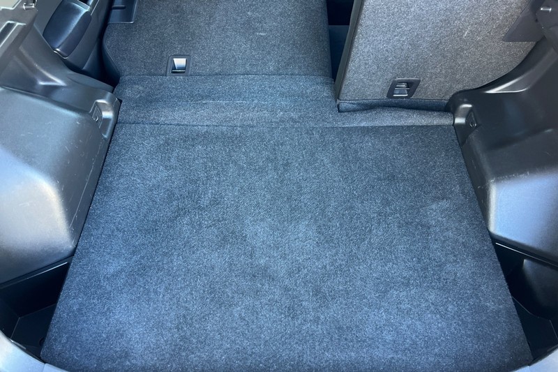 Mitsubishi Outlander Sport Vehicle Full-screen Gallery Image 15