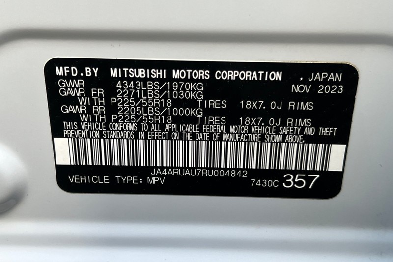 Mitsubishi Outlander Sport Vehicle Full-screen Gallery Image 29