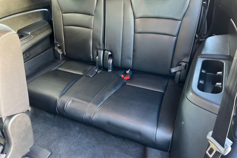 Honda Pilot Vehicle Full-screen Gallery Image 15