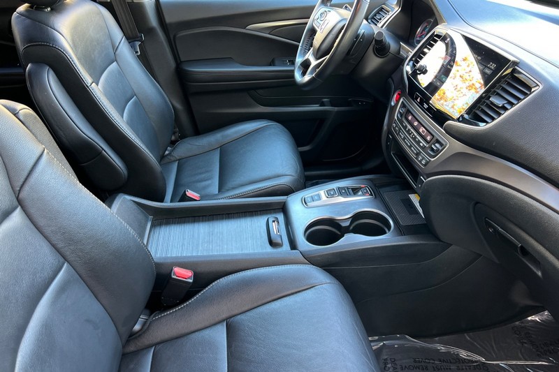 Honda Pilot Vehicle Full-screen Gallery Image 17