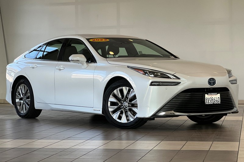 Toyota Mirai Vehicle Full-screen Gallery Image 02