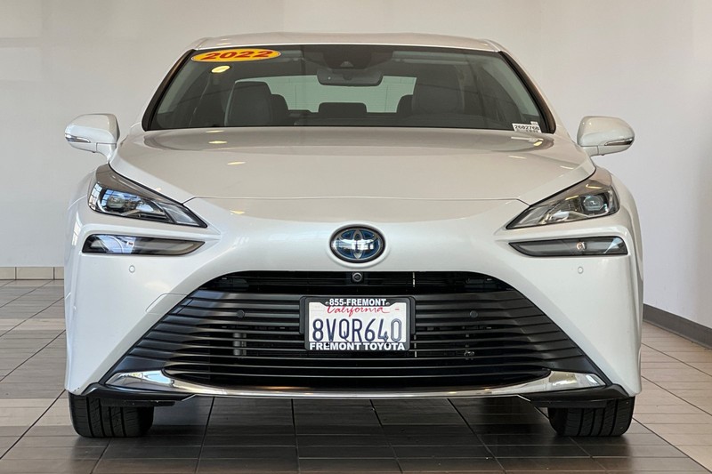 Toyota Mirai Vehicle Full-screen Gallery Image 09