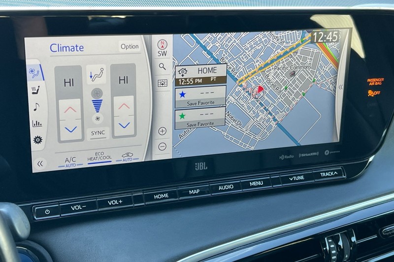 Toyota Mirai Vehicle Full-screen Gallery Image 18