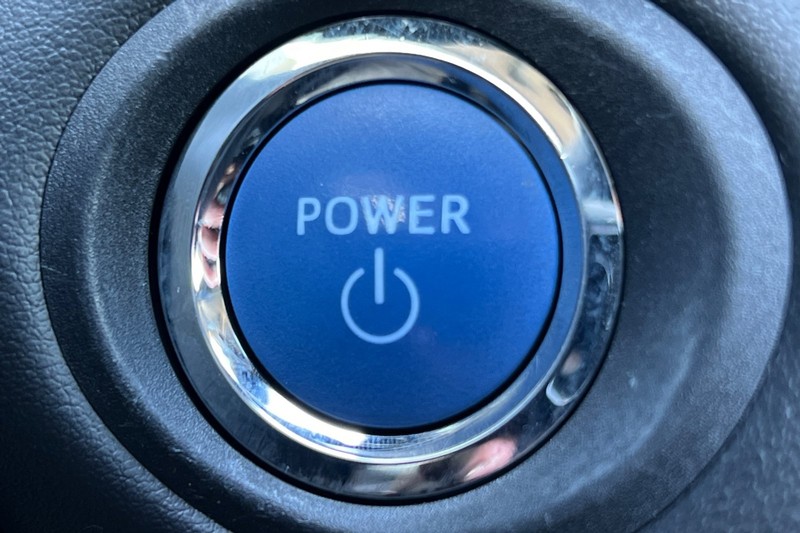 Toyota Mirai Vehicle Full-screen Gallery Image 22