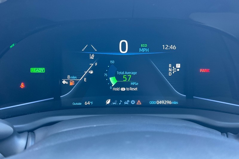 Toyota Mirai Vehicle Full-screen Gallery Image 24