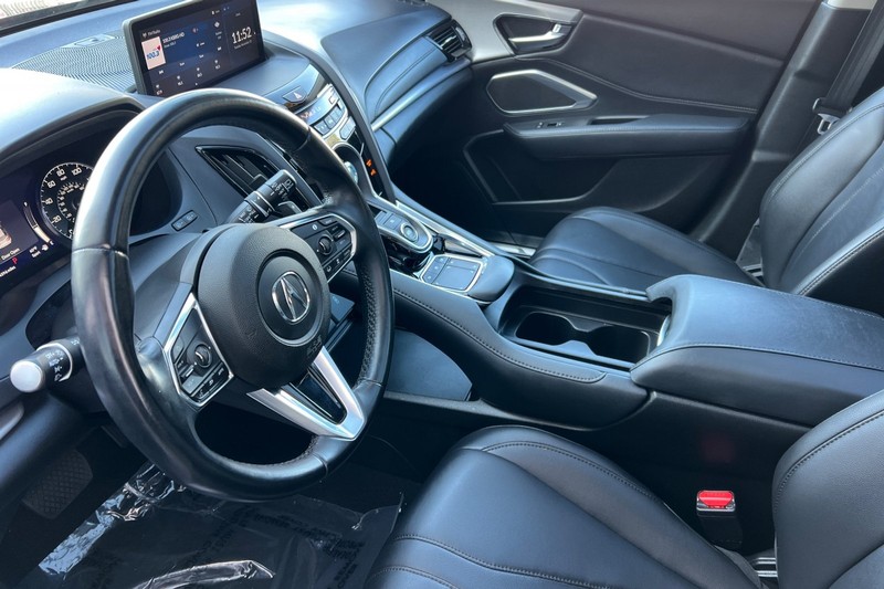 Acura RDX Vehicle Full-screen Gallery Image 10