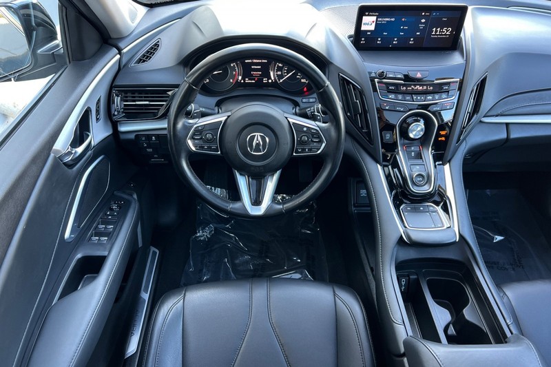 Acura RDX Vehicle Full-screen Gallery Image 14