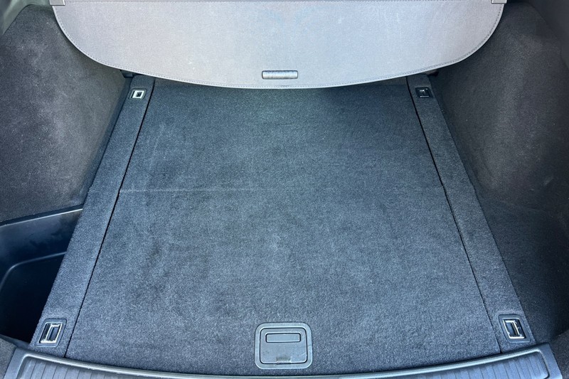 Acura RDX Vehicle Full-screen Gallery Image 15