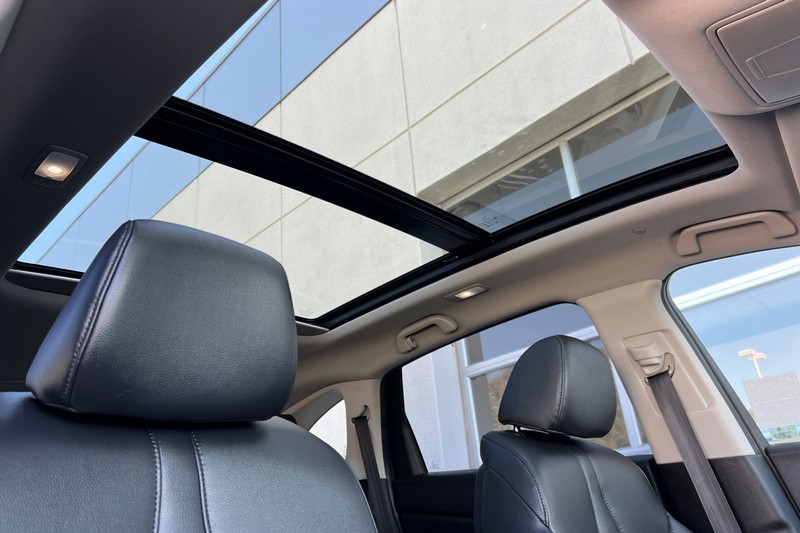 Acura RDX Vehicle Full-screen Gallery Image 17