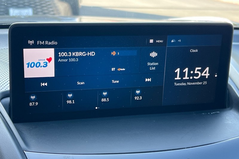 Acura RDX Vehicle Full-screen Gallery Image 18