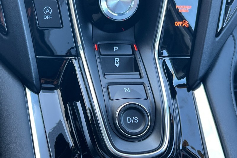 Acura RDX Vehicle Full-screen Gallery Image 21