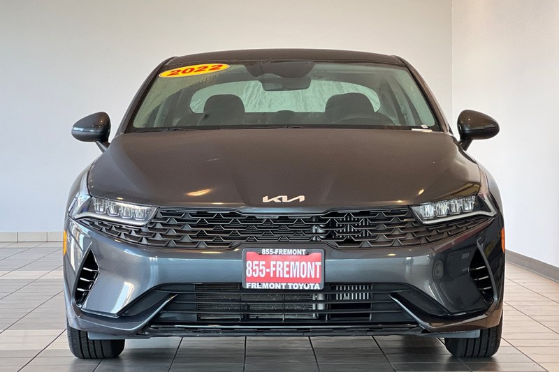 Kia K5 Vehicle Full-screen Gallery Image 09