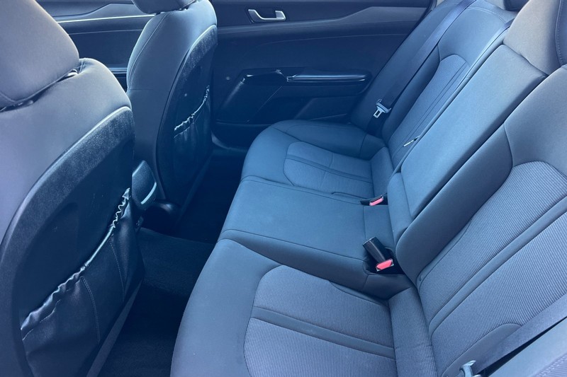 Kia K5 Vehicle Full-screen Gallery Image 12