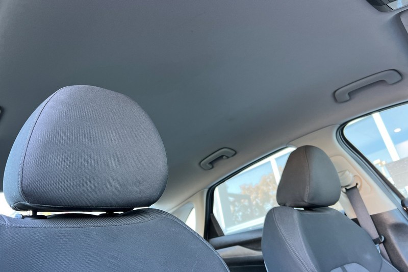 Kia K5 Vehicle Full-screen Gallery Image 16