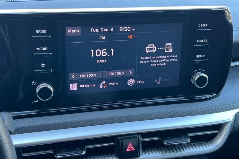 Kia K5 Vehicle Full-screen Gallery Image 17